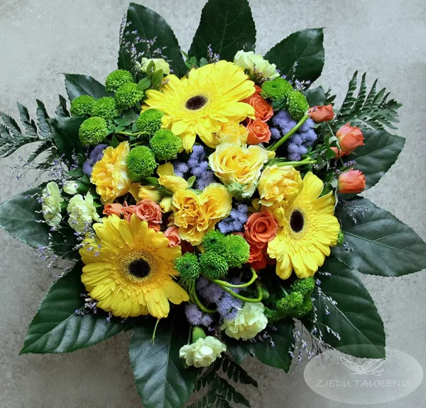 Lēzenais ziedu pušķis. Diametrs 35 cm. 50,-e